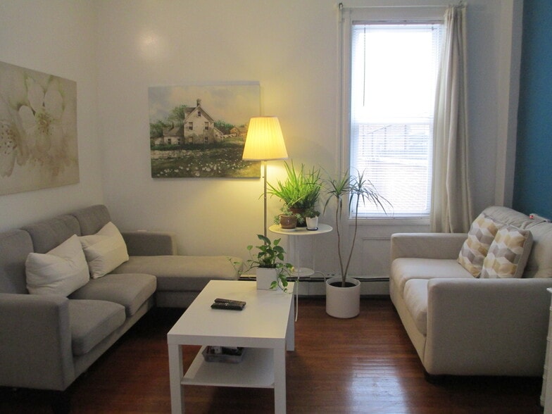 Building Photo - 855 Pavonia Ave