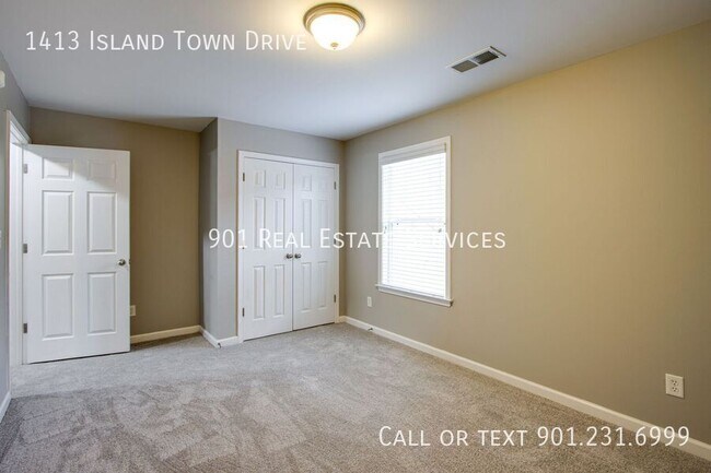 Building Photo - 1413 Island Town Dr