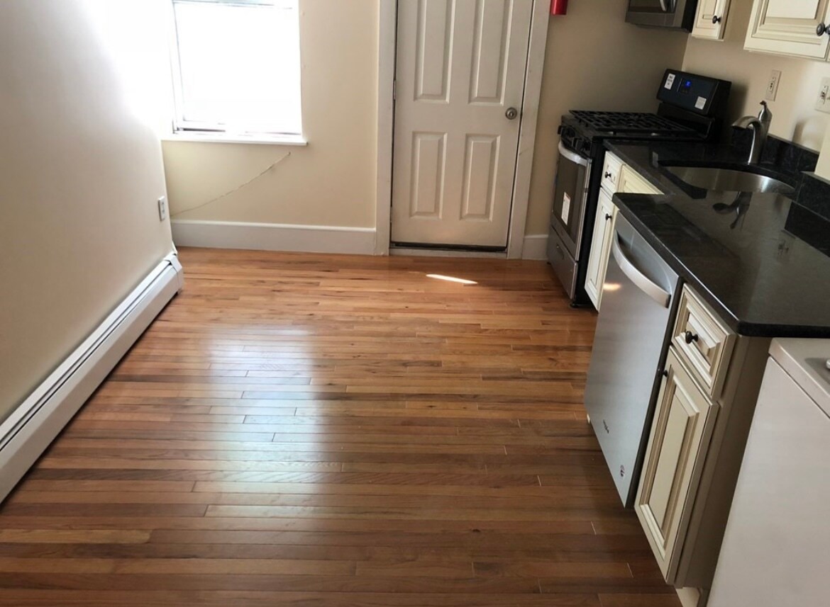 Building Photo - 883 Harrison Ave