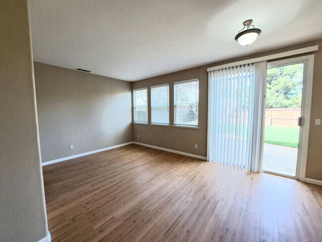 Building Photo - 5090 Napa Shore Dr