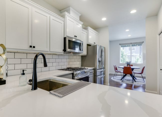 Building Photo - Immaculate 2-Bedroom Townhome in Tanasbourne with Smart Upgrades & High-End Finishes!