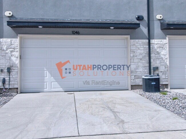 Building Photo - 1046 W 430 S