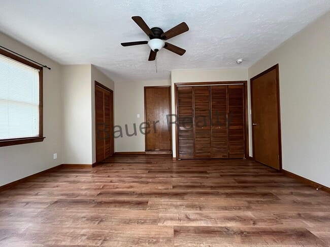 Building Photo - Beautiful 4 Bedroom on Ashland's South Side