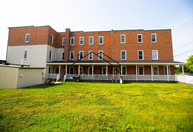 Building Photo - 146 S Broadway Ave