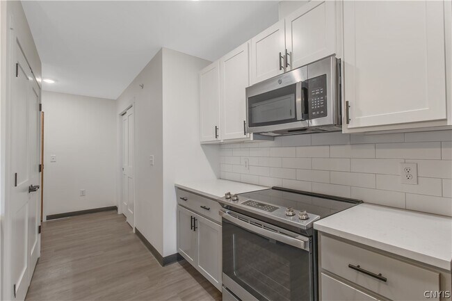 Building Photo - 15 Loso Dr