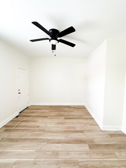 Building Photo - 2747 Armand Pl