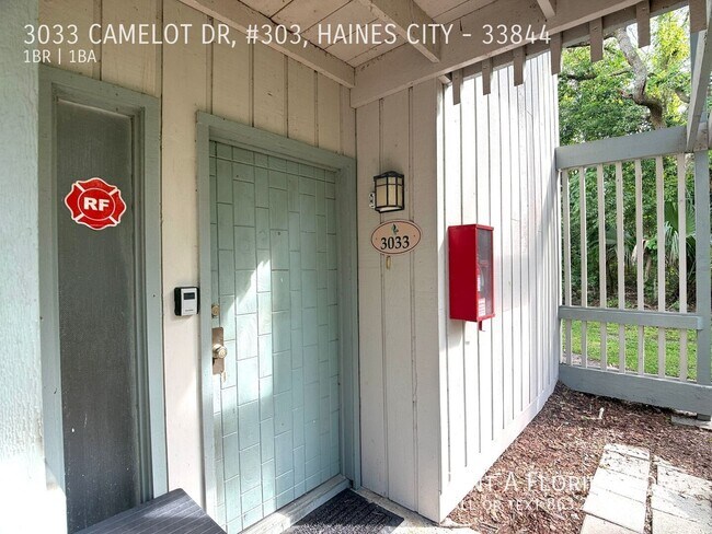Building Photo - 3033 Camelot Dr