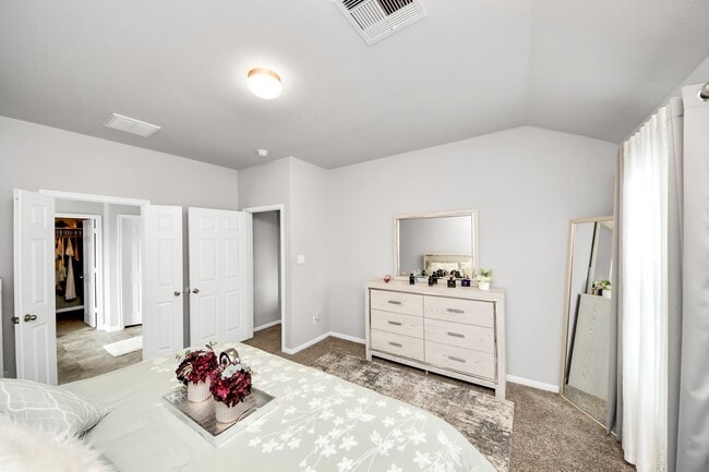 Building Photo - 2918 Silverhorn Ln