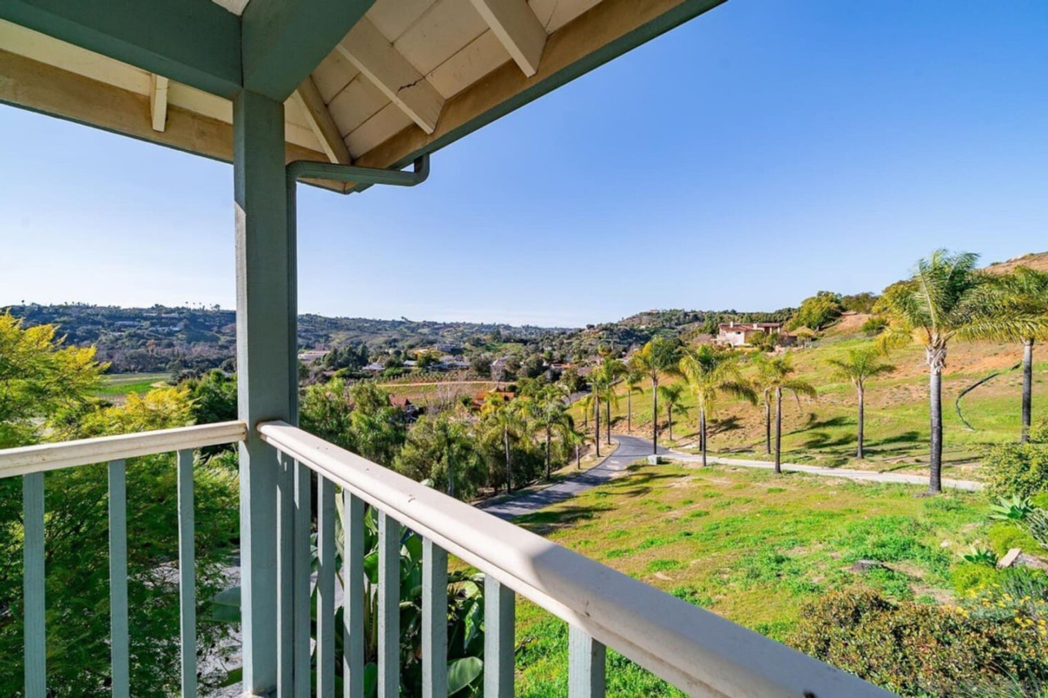 Building Photo - 2908 Lakemont Dr