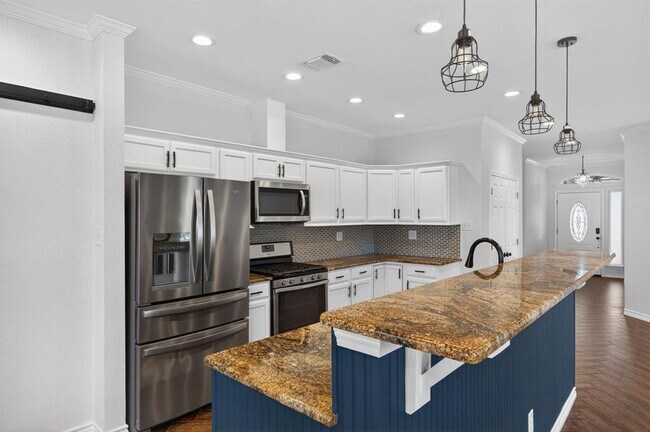 Building Photo - 1201 Dillon Lake Bend