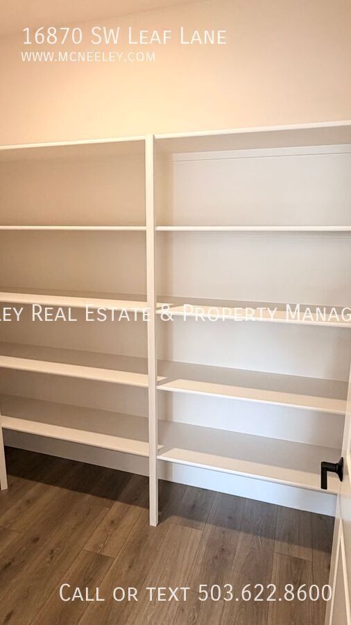 Building Photo - 16870 SW Leaf Ln