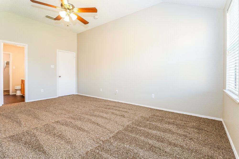Building Photo - 1415 Heather Ridge Dr
