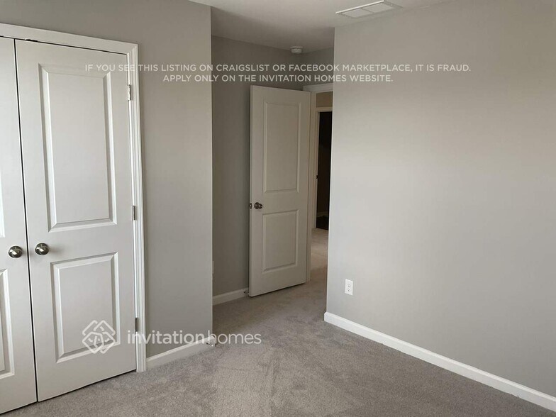 Building Photo - 516 Almere Dr