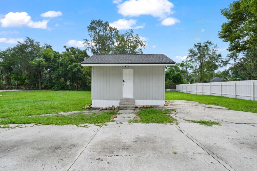 Building Photo - 6878 Lenox Ave