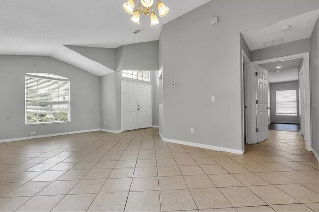 Building Photo - 447 Brayton Ln