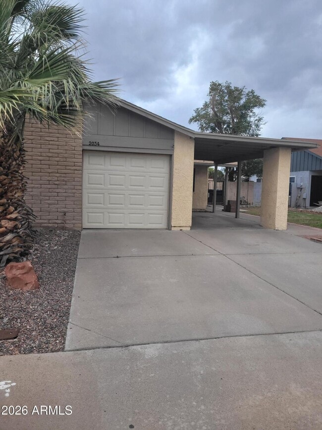 Building Photo - 2034 S Playa