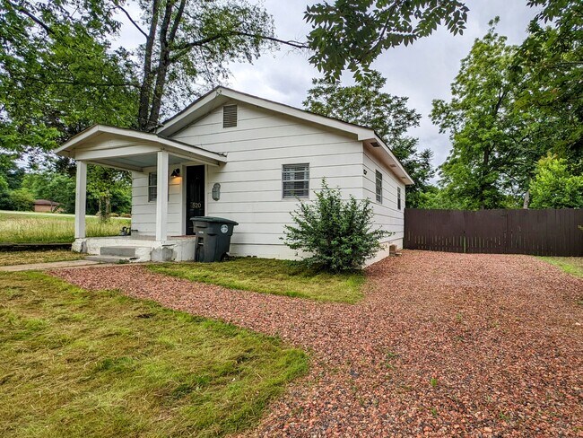 Building Photo - 520 48th St S