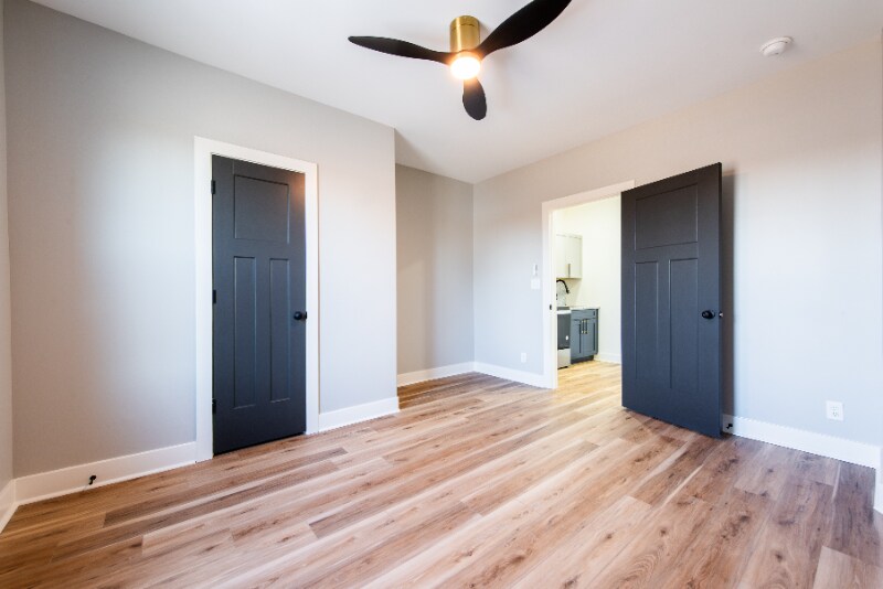 Building Photo - 530-532 E Burnett Ave