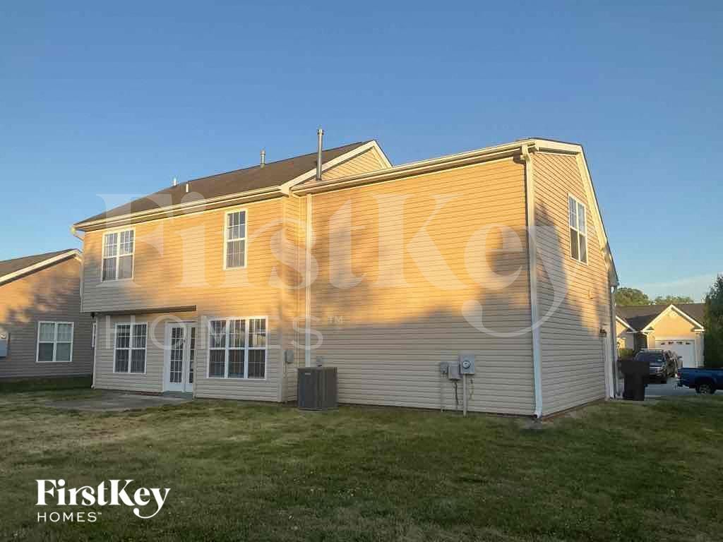 Building Photo - 1104 Wesson Ct