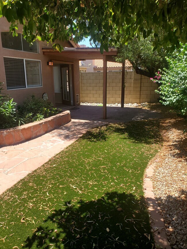 Building Photo - 4750 E Angela Dr