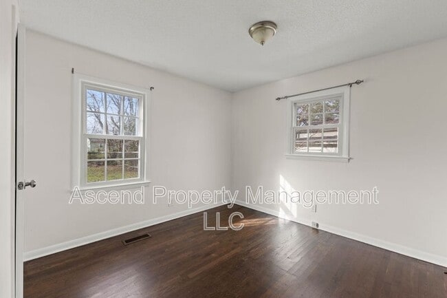 Building Photo - 4610 Leslie Ln