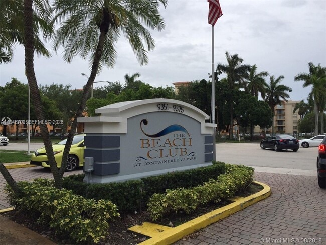 Building Photo - 9375 Fontainebleau Blvd