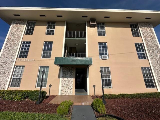 Building Photo - 1400 Douglas Rd