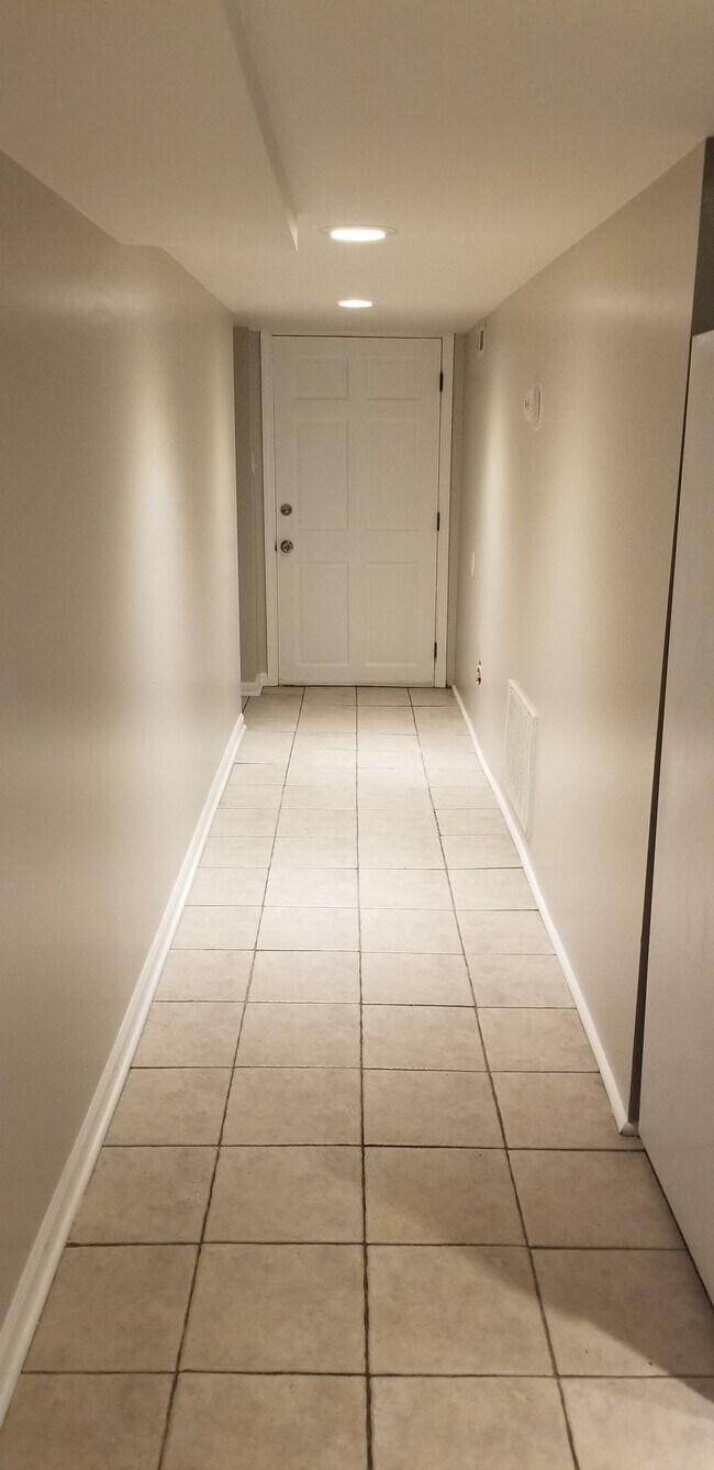 Building Photo - 4039 N Long Ave