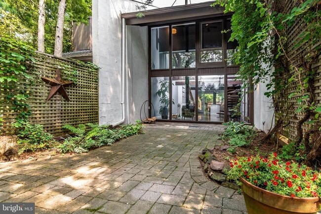 Building Photo - 9 Arden Way