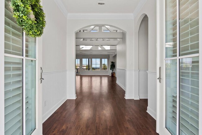 Building Photo - 2727 E Bayshore Dr