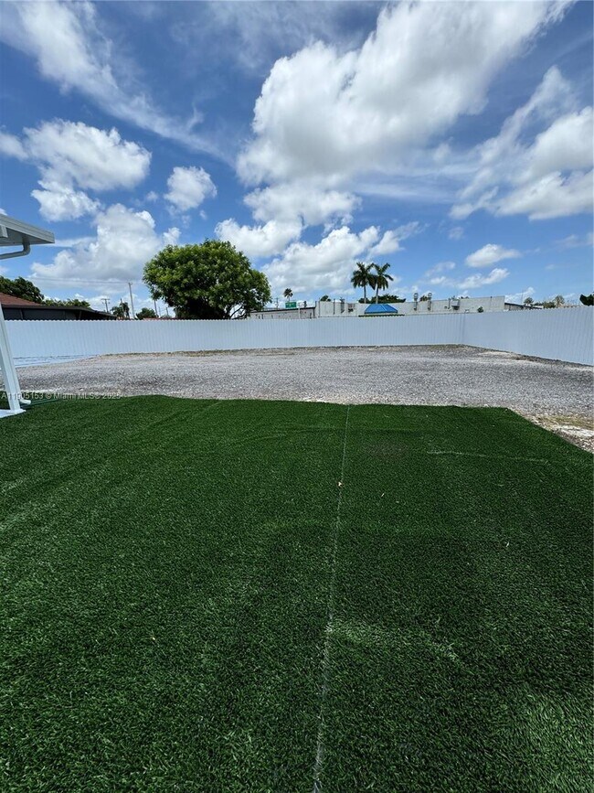 Building Photo - 11434 SW 185th St