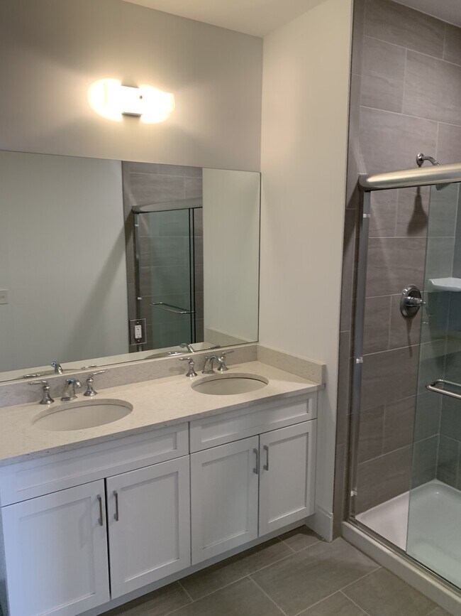 Building Photo - 522 Marina Pointe Dr