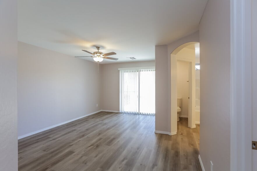 Building Photo - 7302 S 253rd Ave