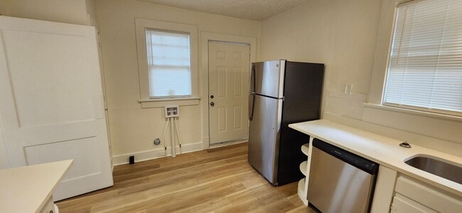 Building Photo - 4 bedroom home in Midtown Columbus