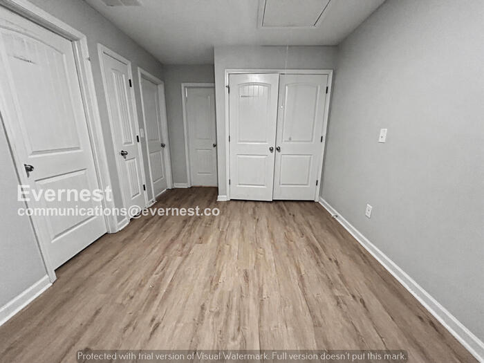 Building Photo - 5285 Hanover St