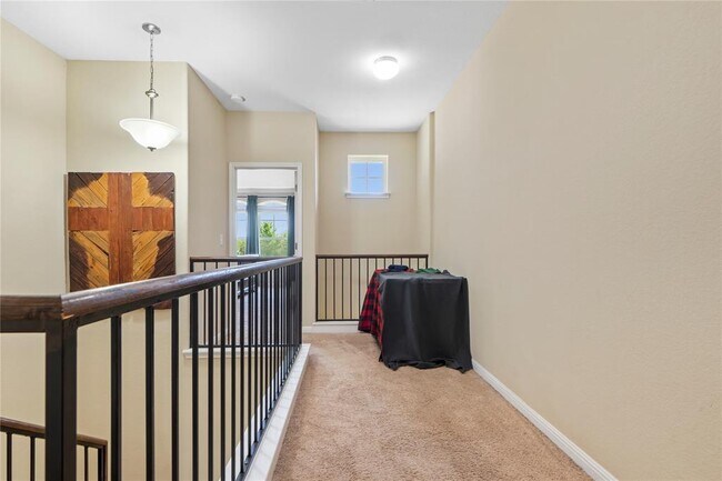 Building Photo - 13400 Briarwick Dr