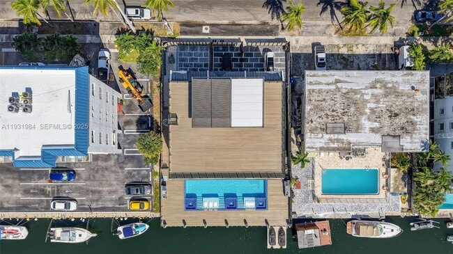 Building Photo - 3830 NE 171 St