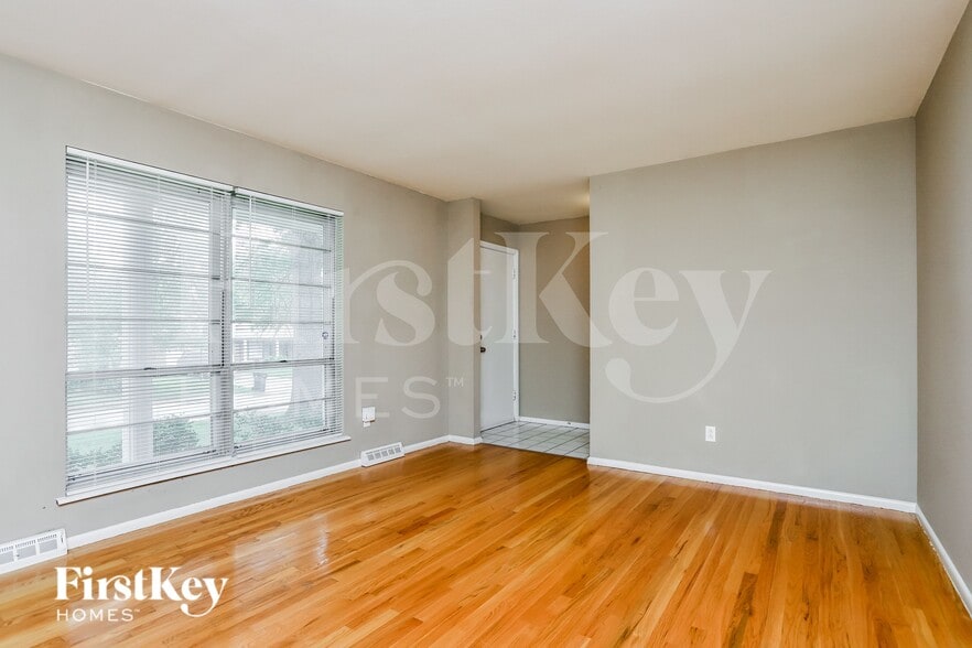 Building Photo - 14035 Invicta Dr