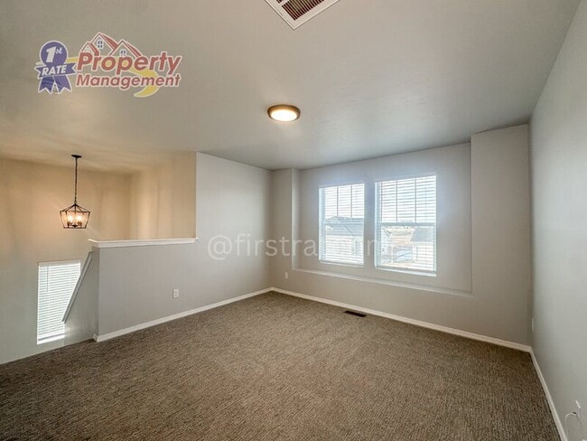 Building Photo - 709 W Smoky Quartz St