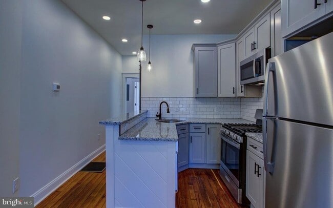 Building Photo - 537 N Plum St