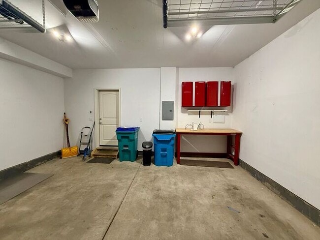 Building Photo - Beautiful 3 bed/ 2.5 bath Townhome in Berthoud