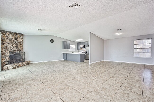 Building Photo - 4652 Troy Pl