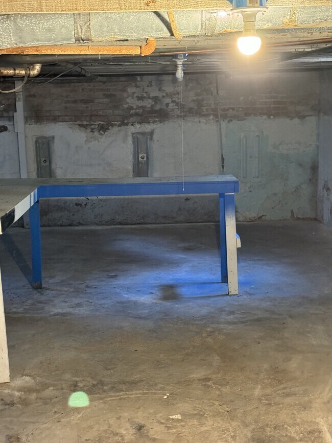 Building Photo - Updated 3 bedroom, 1 bathroom house with washer/dryer hookups Hurry! Limited-Time Special: NO APP...
