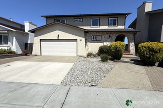 Building Photo - Spacious 5-Bedroom Home with Large Backyard in San Bruno