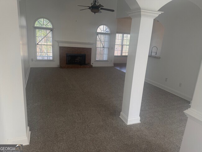 Building Photo - 261 Graymist Path SW