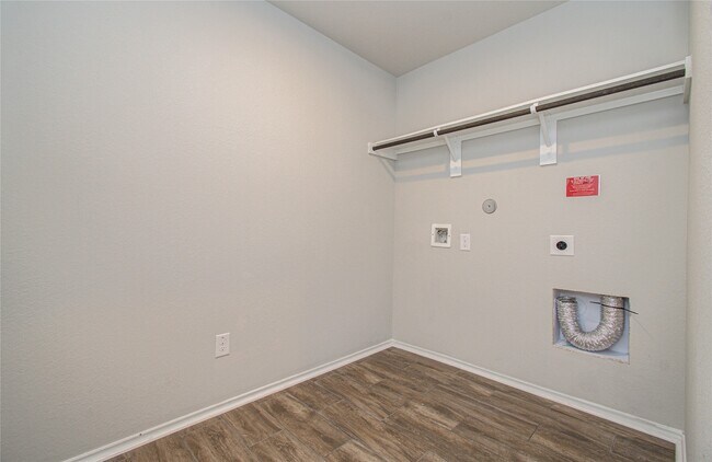 Building Photo - 20835 Medford Landing Ln