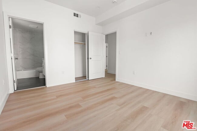 Building Photo - 1261 Browning Blvd