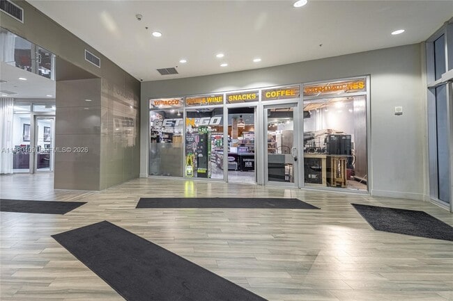 Building Photo - 1750 N Bayshore Dr