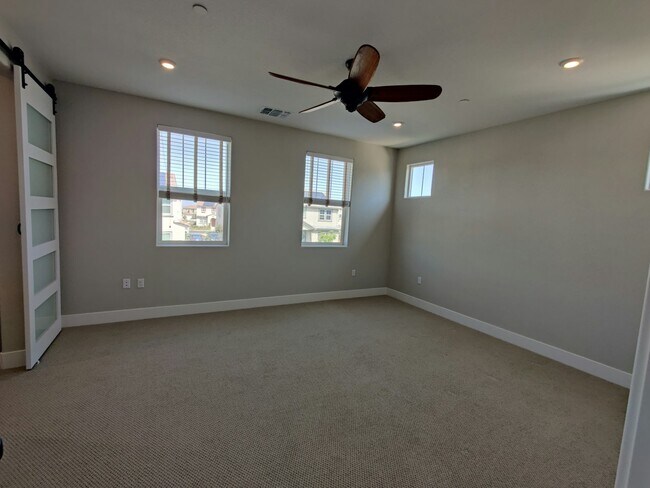 Building Photo - 232 Tuso Ranch Rd