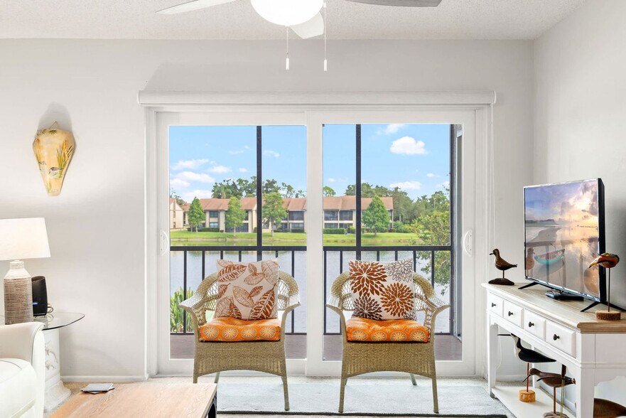 Building Photo - 240 Cypress Ln